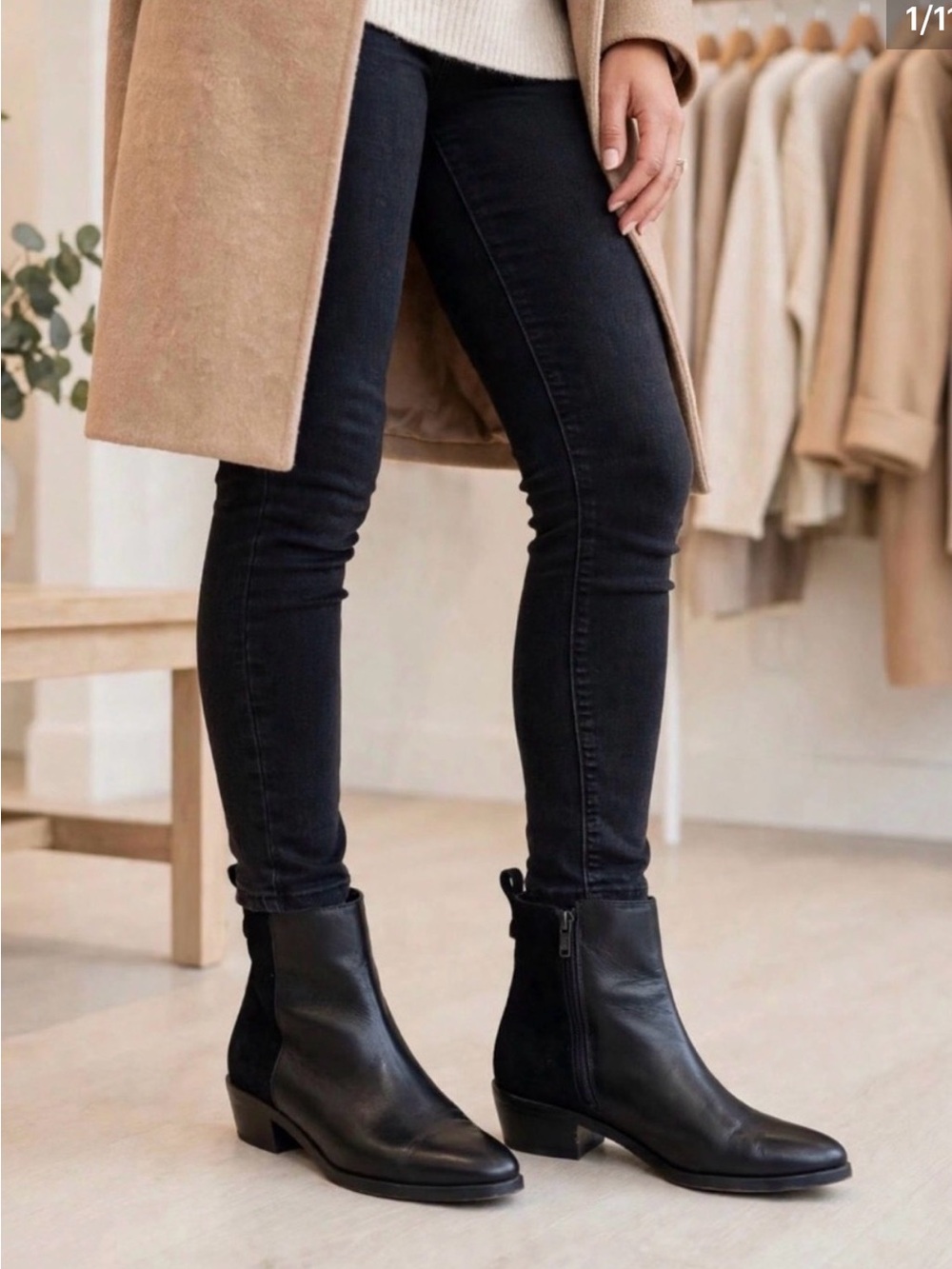 Coach Carmen Boots Size 6.5 B Black Leather Suede Low Heel